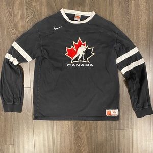 Vintage Nike Team Canada Hockey Long Sleeve